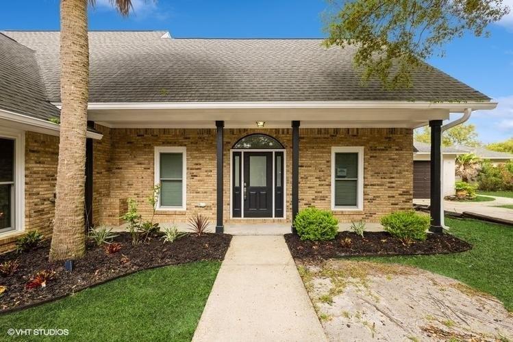 Currently Displayed Property Photo