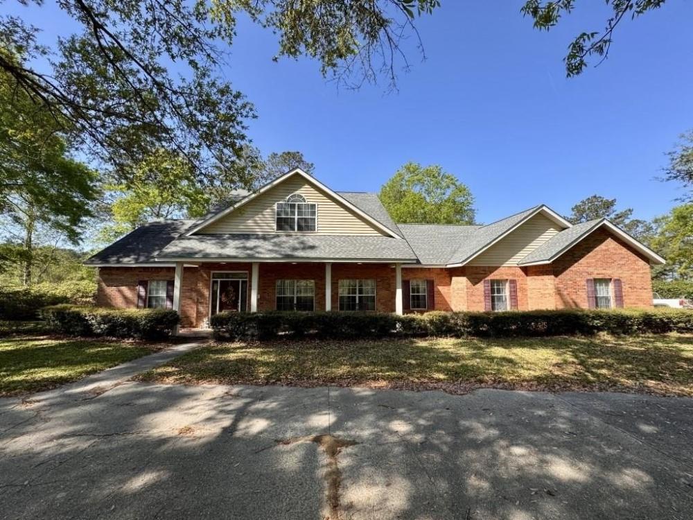 Currently Displayed Property Photo