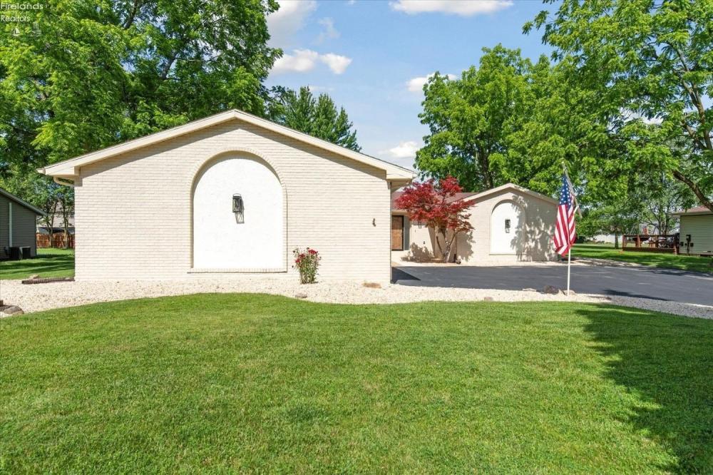 Currently Displayed Property Photo