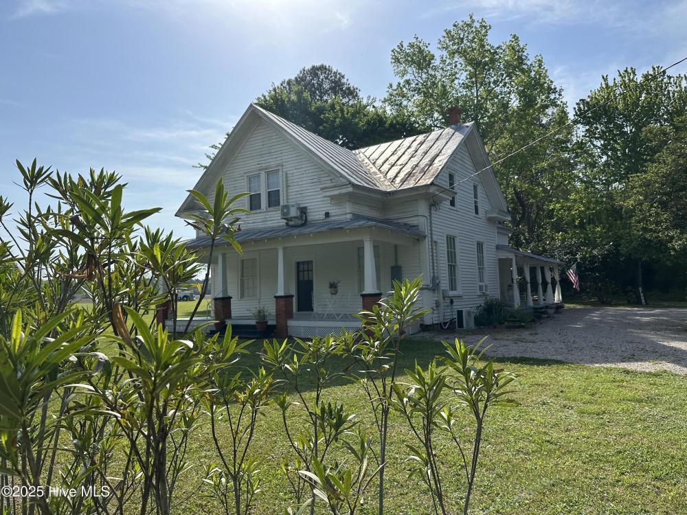 Currently Displayed Property Photo