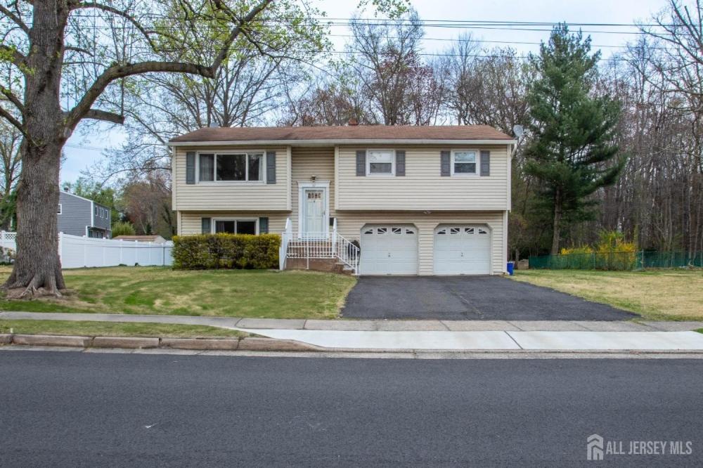 Currently Displayed Property Photo