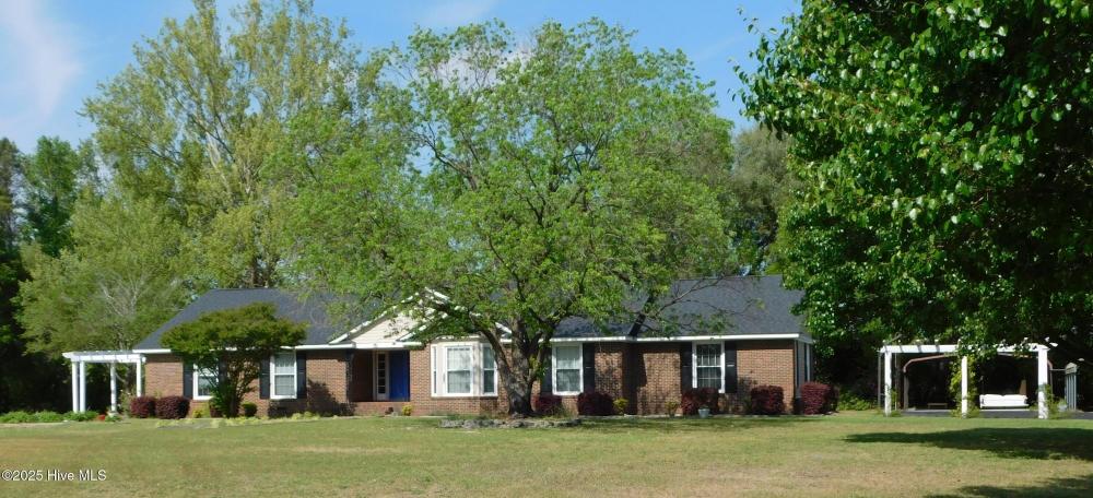 Currently Displayed Property Photo