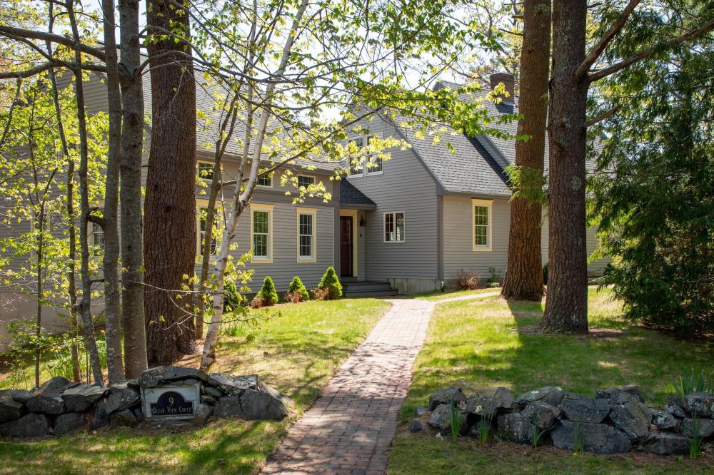Currently Displayed Property Photo