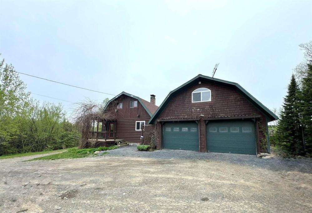 Currently Displayed Property Photo