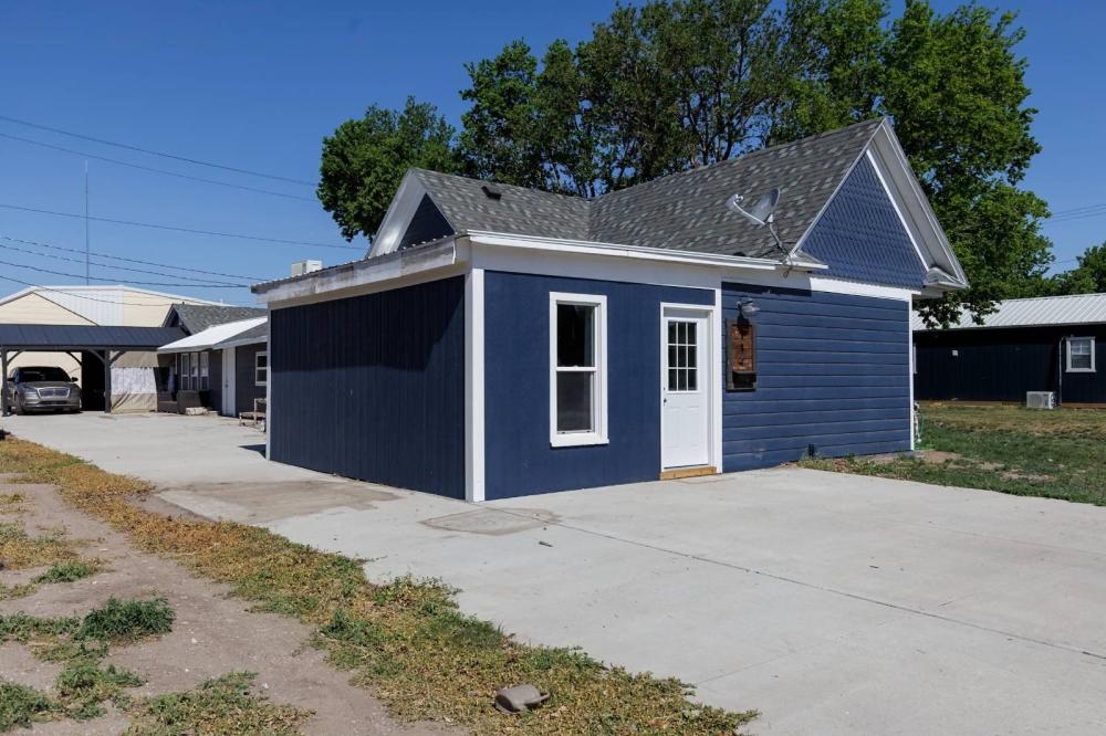 Currently Displayed Property Photo