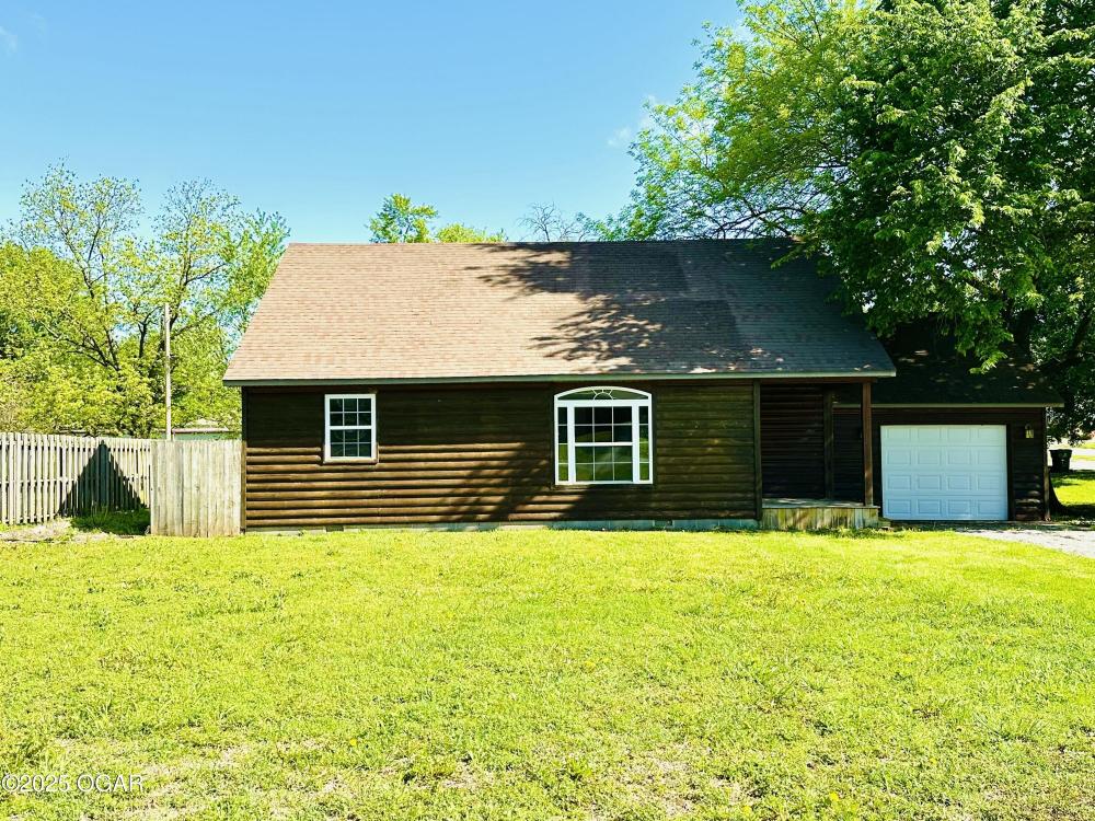 Currently Displayed Property Photo