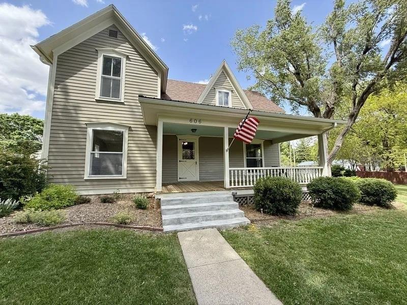Currently Displayed Property Photo