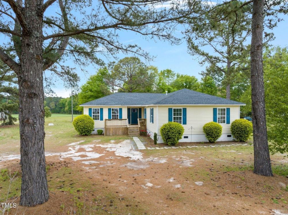 Currently Displayed Property Photo
